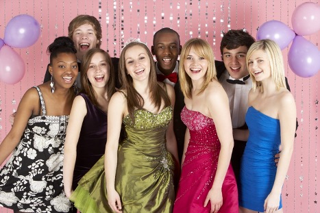 Picture Of Teens At Prom